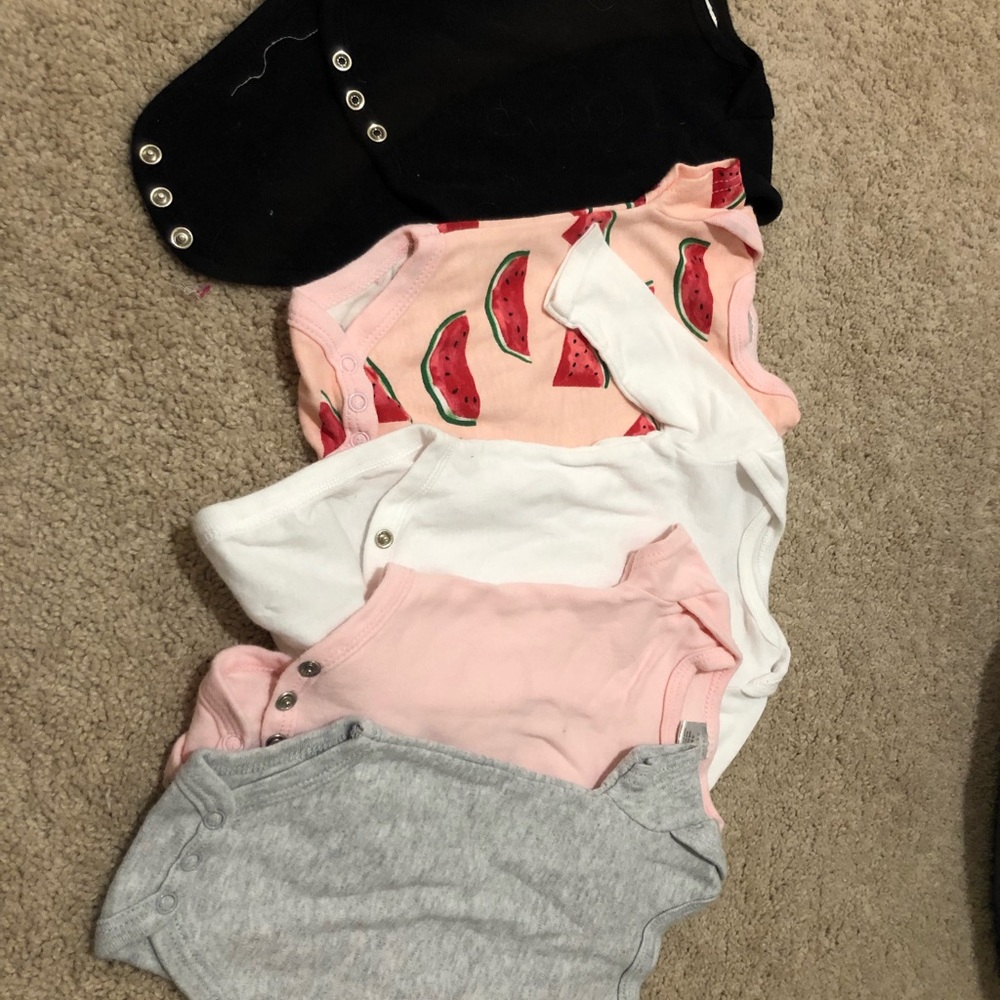 Set of onesies